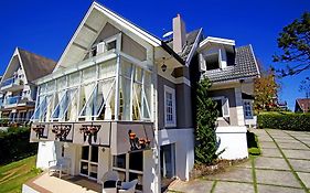 Vila de Charme Suítes